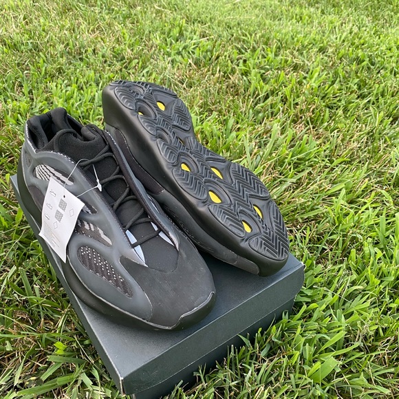 Yeezy v3 Alvah